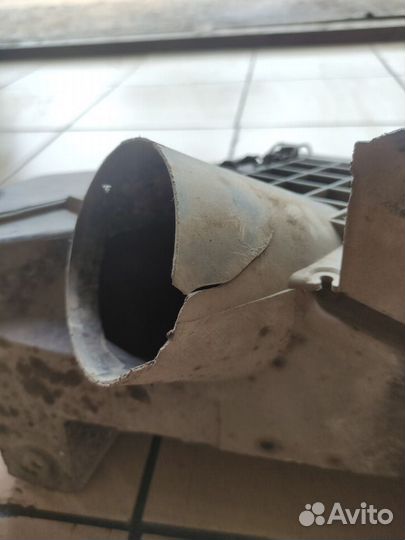 Корпус воздушного фильтра Renault Laguna I