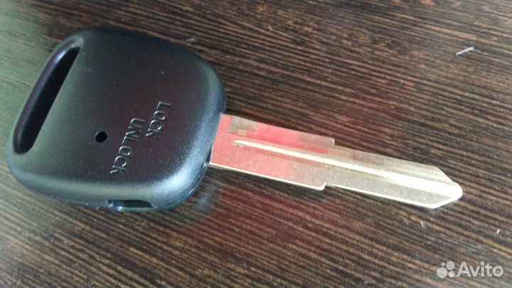 Корпус ключа Тойота Витц Функарго 1 кнопка toy42