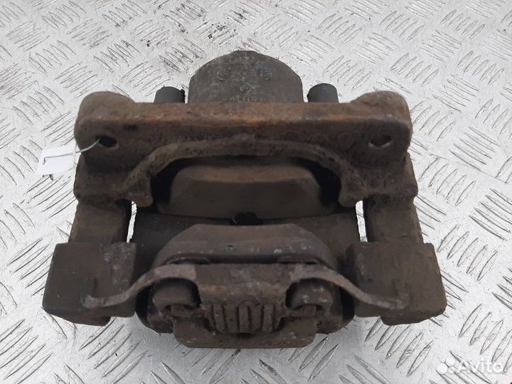 Суппорт передний правый BMW 5 F07/F10/F11 2012