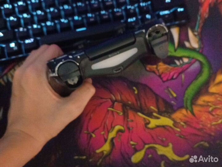 Джостик Sony PS4
