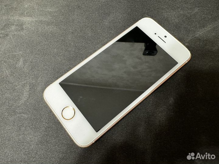 iPhone SE, 32 ГБ