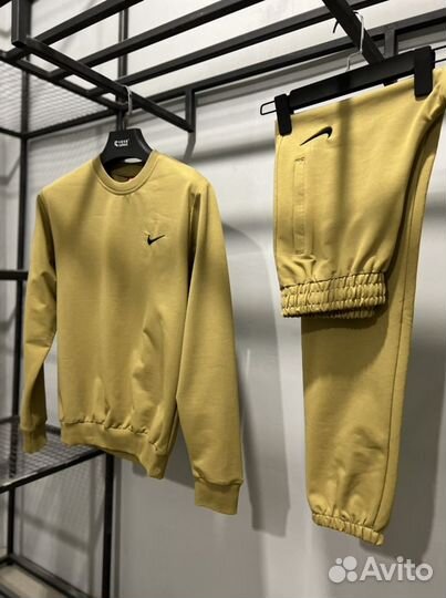 Спортивные костюмы