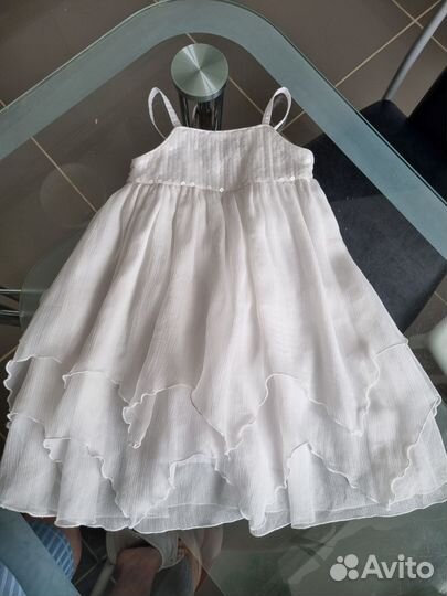 Платье сарафан и сланцы