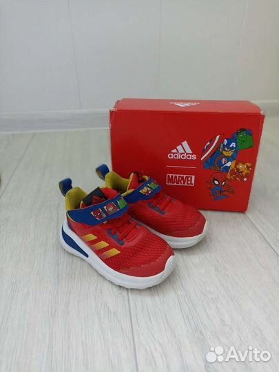 Детские кроссовки Adidas Marvel