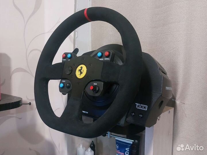 Игровой руль с педалями Thrustmaster t300 Ferrari