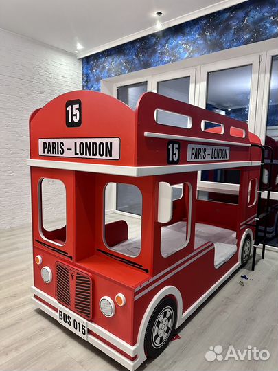 Детская двухярусная кровать