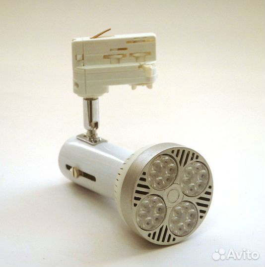 Светильник на трековый шинопровод