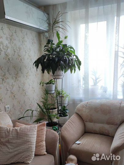 Подставка для цветов напольная металлическая