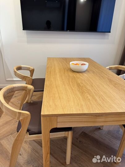 Стол обеденный новый из массива