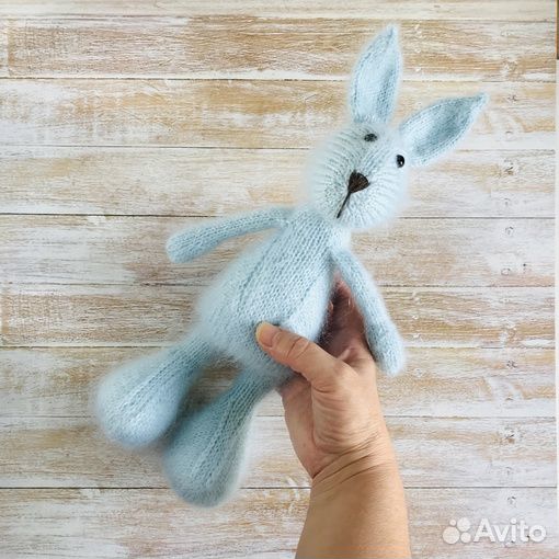 Вязаные игрушки зайка