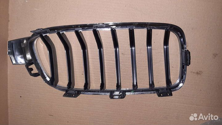 Решётка радиатора BMW 3