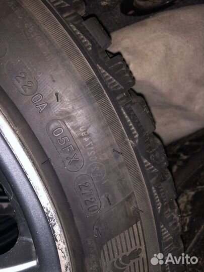 Michelin X-Ice North 4 225/50 R17