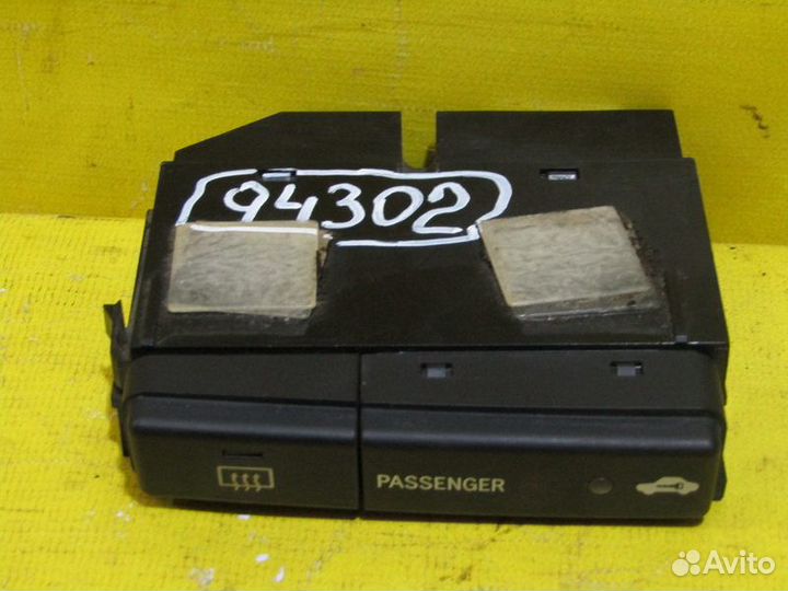 Блок кнопок Toyota Avensis 250 03-08 г 94302