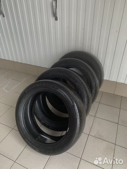 Bridgestone Dueler H/L 33A 235/55 R20