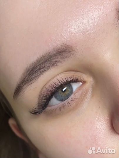 Модель на наращивание ресниц