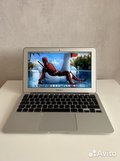 Прекрасный ноутбук Apple MacBook Air 11