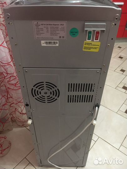 Кулер для воды напольный