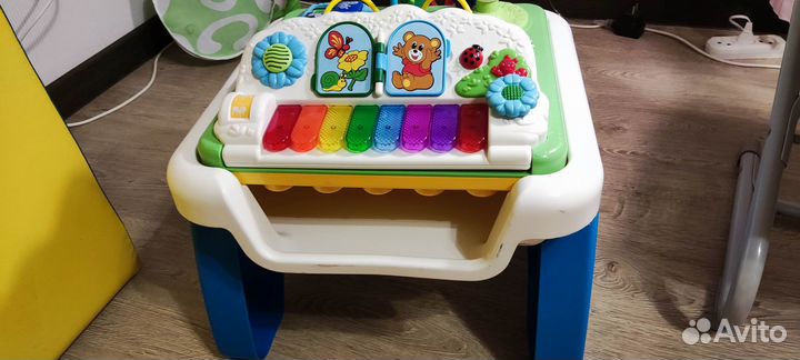 Детский игровой развивающий столик chicco