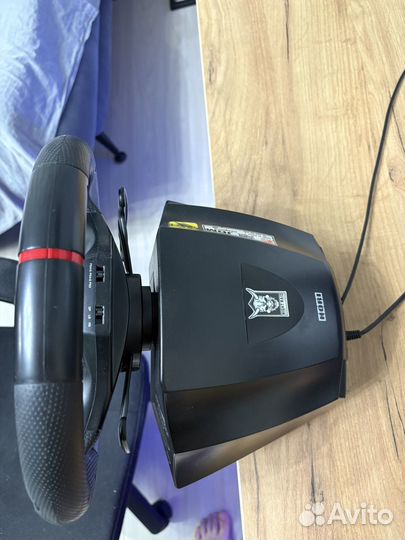 Игровой руль с педалями