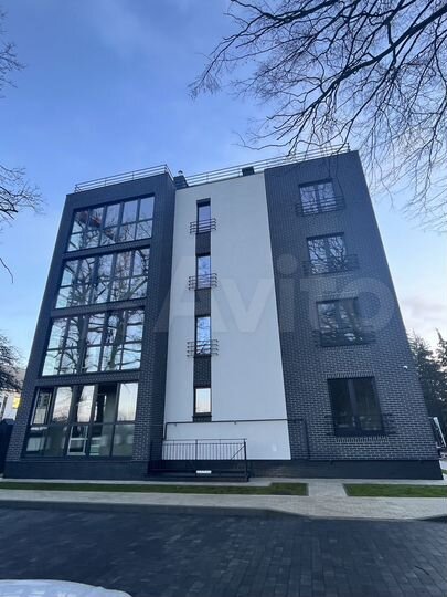 3-к. квартира, 99,2 м², 1/4 эт.