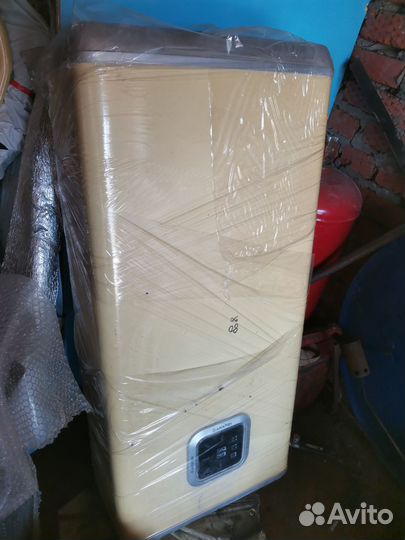 Нагреватель-бойлер 100л. Аристон