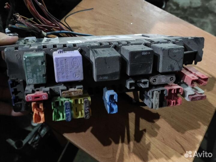 Блок sam предохранителей задний mercedes benz w220