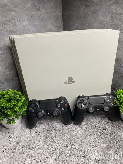 Sony PS4 pro 1tb + 2 джоя +500игр