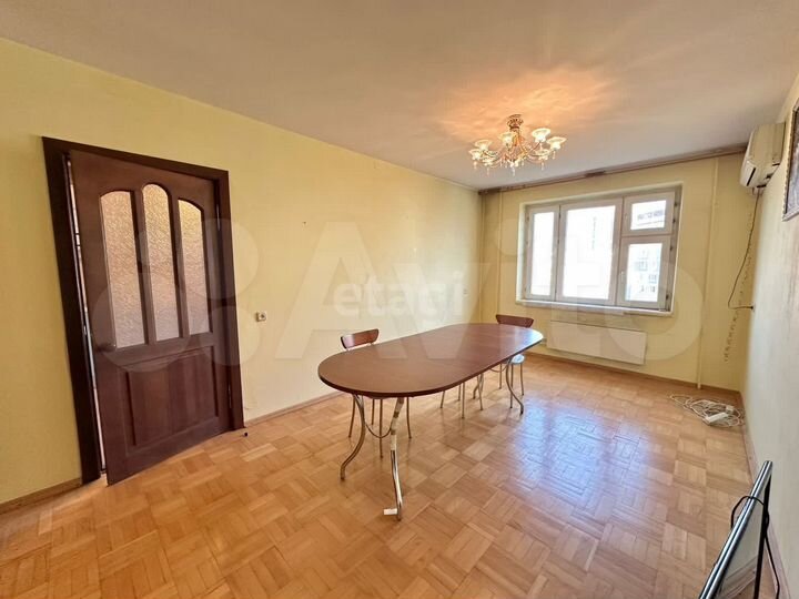 3-к. квартира, 90 м², 7/8 эт.