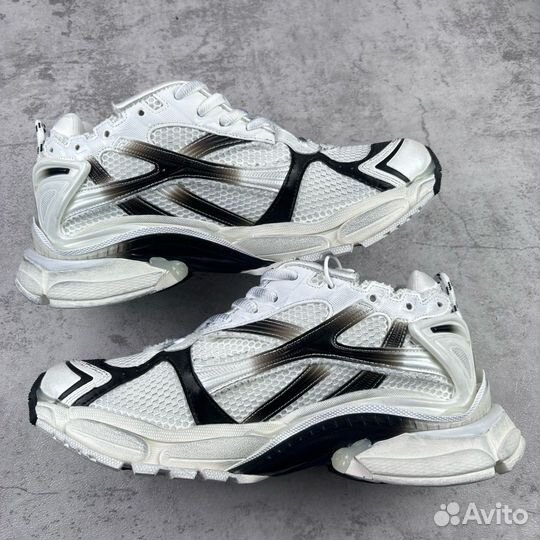 Кроссовки Balenciaga Runner Gradient Sneakers