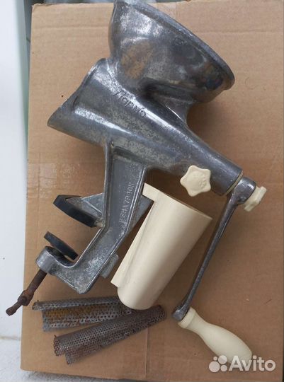 Мясорубка чугунная СССР