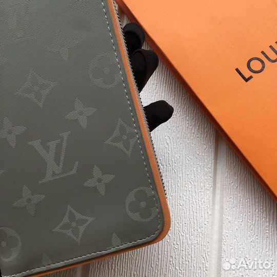 Кошелек Louis Vuitton Zippy Vertical