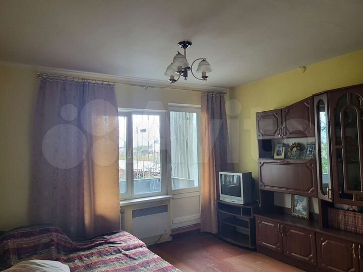 3-к. квартира, 63 м², 1/4 эт.