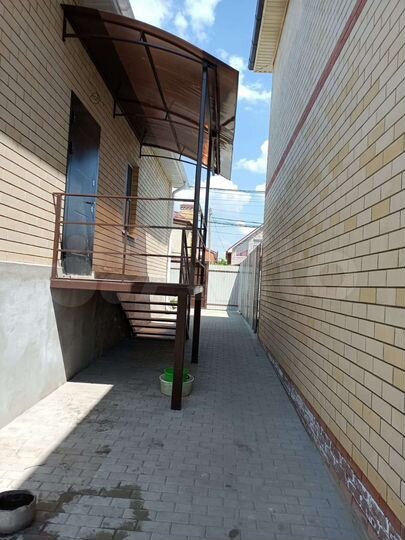 Дом 220 м² на участке 4 сот.