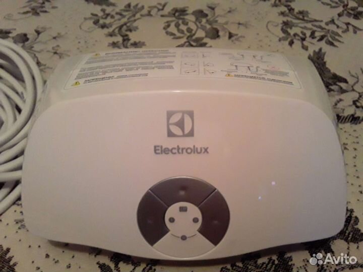 Водонагреватель проточный Электролюкс 5.5