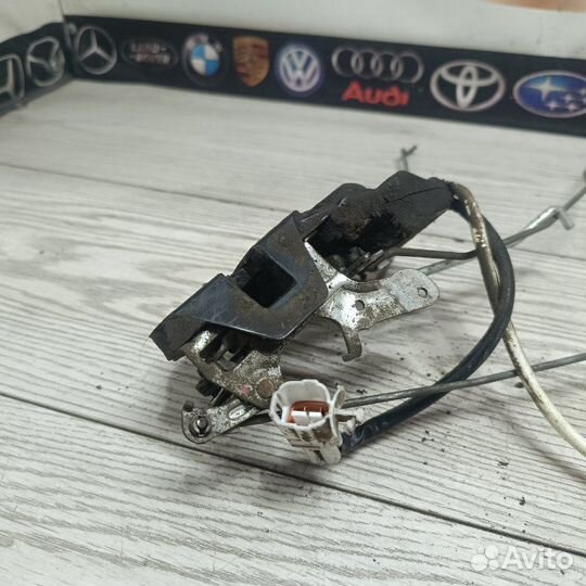 Замок двери передний правый Suzuki Cultus G16A