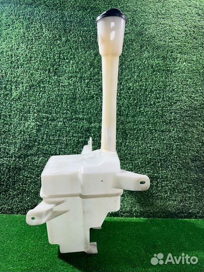 Бачок стеклоомывателя Toyota Corolla Fielder