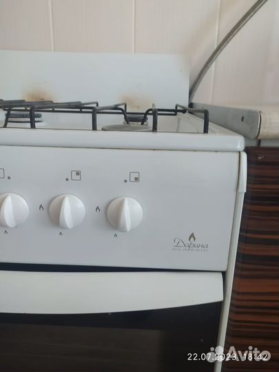 Продам газовую плиту