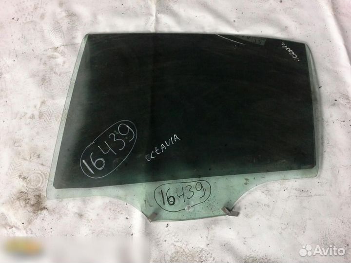 Стекло двери задней левой Skoda Octavia (A5 1Z) 20