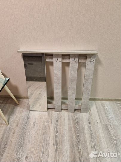 Вешалка в прихожую