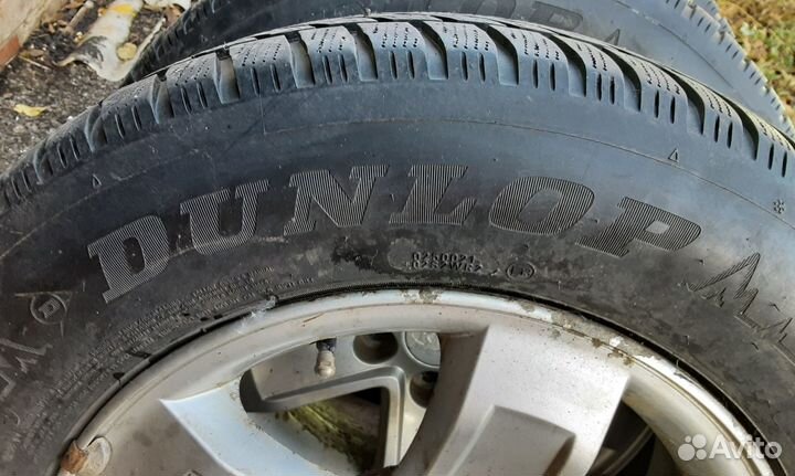 Dunlop SP Winter Sport 500 215/65 R16 H