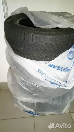 Pirelli Ice Zero FR 215/60 R17 100