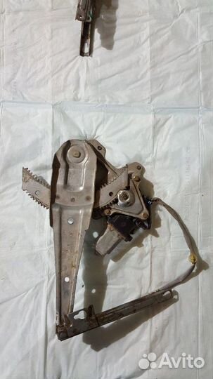 Стеклоподьемник задний правый Хонда CRV-1 1999г