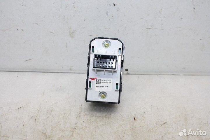 Кнопка стеклоподъемника Kia Rio IV (2017—2020)