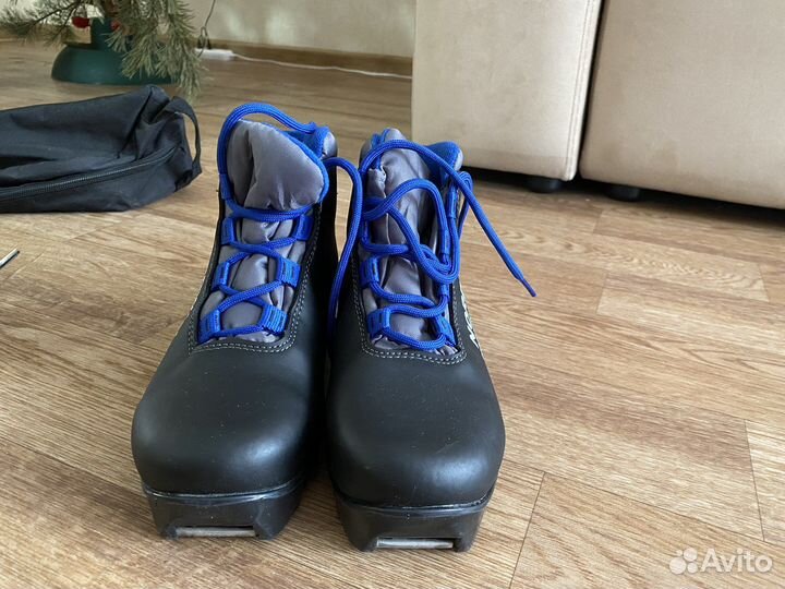 Лыжные ботинки