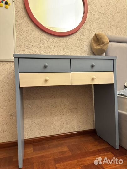 Туалетный столик с зеркалом из массива сосны