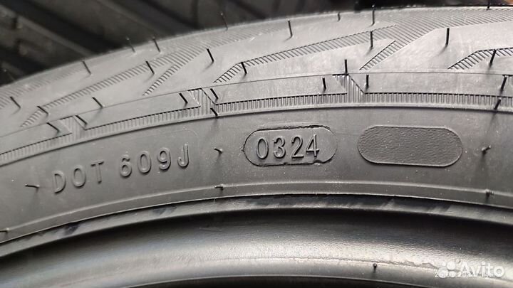 Ikon Tyres Nordman 7 SUV 215/70 R16 100T