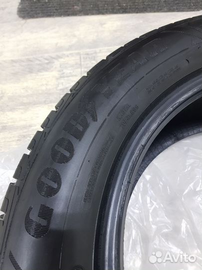 Goodyear UltraGrip Ice 215/65 R17 99