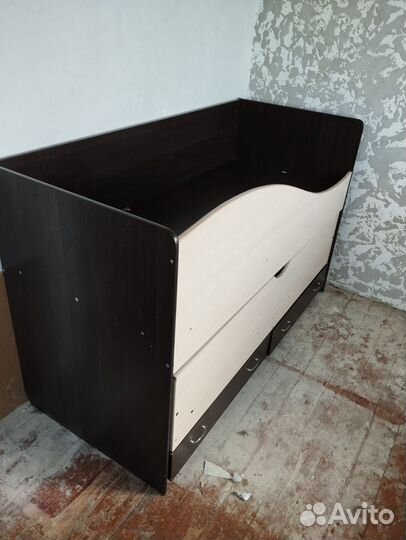 Детская двухярусная выдвижная кровать