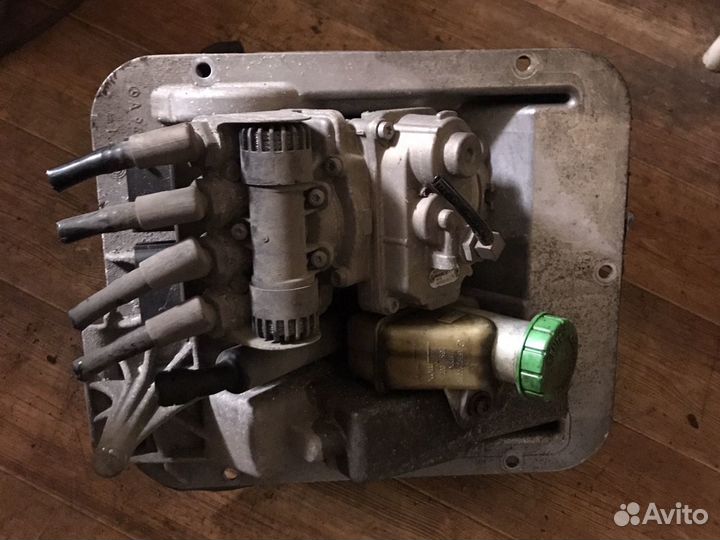 Педальный узел А9402940301/004 Mercedes Atego