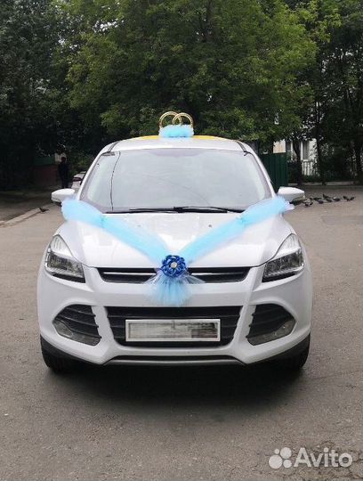 Свадебное украшение на машину